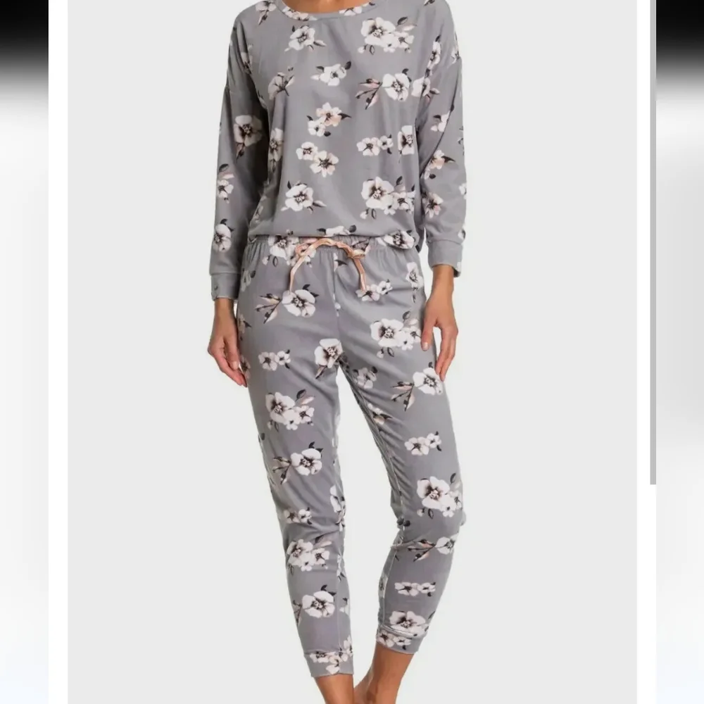Tahari pajama set, lounge wear New with tags 2X - Picture 1 of 6